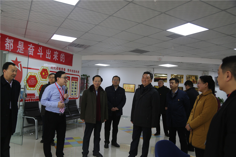 熱烈歡迎全國(guó)總工會(huì)副主席，書記處書記魏地春及省總工會(huì)王保存主席一行蒞臨安陽(yáng)青峰網(wǎng)絡(luò)參觀指導(dǎo)