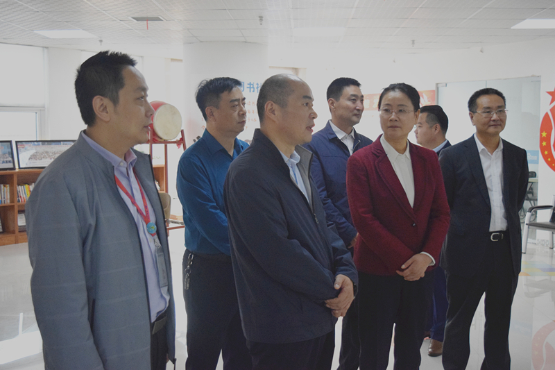 熱烈歡迎河南省委統(tǒng)戰(zhàn)部副部長梁險峰一行蒞臨安陽青峰網(wǎng)絡調(diào)研社會階層工作！